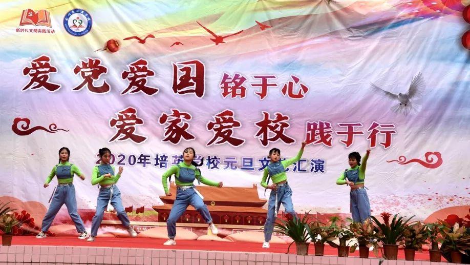 新生儿买衣服是买连体的好还是买分开的？- 专业的有问必答平台